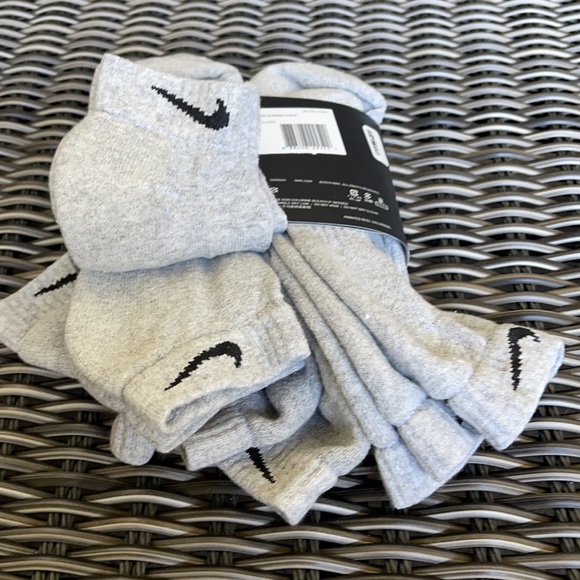 Nike Everyday Cotton Cushioned Low Socks - Picture 7 of 9